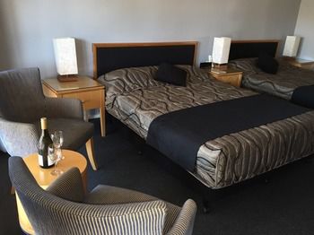 Old Maitland Inn - Accommodation Directory 73