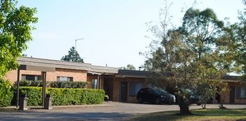 Hilldrop Motor Inn - Accommodation Directory 19