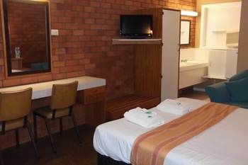 Hilldrop Motor Inn - Accommodation Directory 20