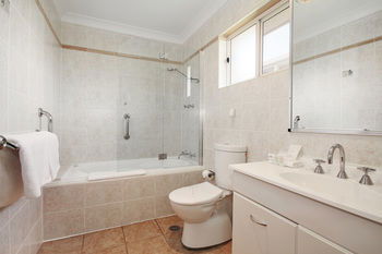 Edward Parry Motel & Apartments - Accommodation Directory 2