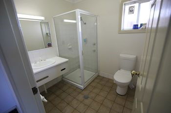 Across Country Motel And Serviced Apartments - Accommodation Directory 12
