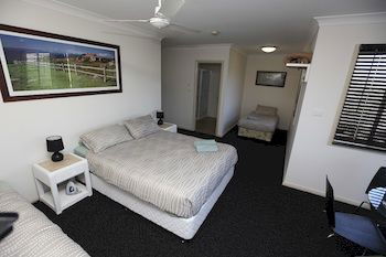 Across Country Motel And Serviced Apartments - Accommodation Directory 14