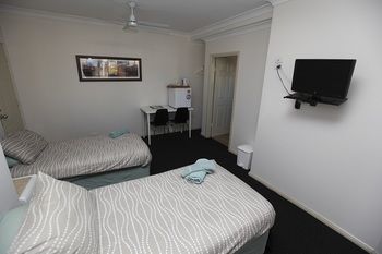 Across Country Motel And Serviced Apartments - Accommodation Directory 16