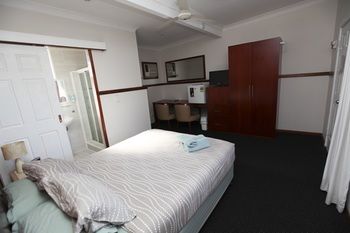 Across Country Motel And Serviced Apartments - Accommodation Directory 18