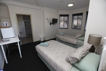Across Country Motel And Serviced Apartments - Accommodation Directory 19