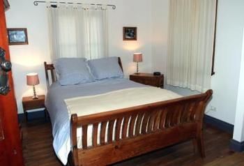 Sidney's Retreat - Accommodation Directory 2