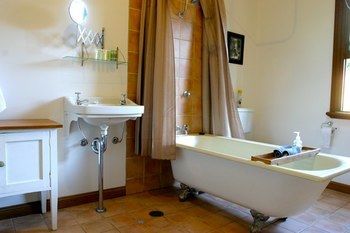 Sidney's Retreat - Accommodation Directory 6