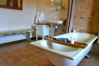 Sidney's Retreat - Accommodation Directory 7