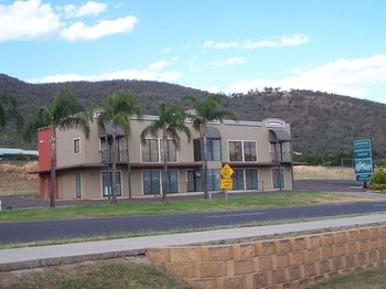 Abraham Lincoln Motel - Accommodation Directory 3