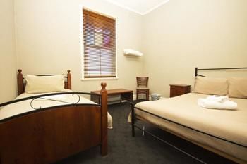 Peden's Hotel - Accommodation Directory 0