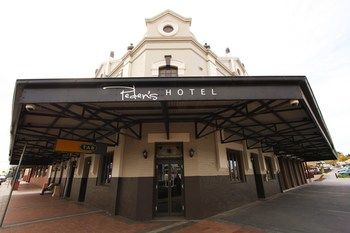 Peden's Hotel - Accommodation Directory 9
