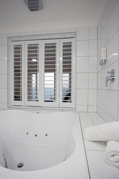 Ocean Front At The Entrance - Accommodation Directory 4