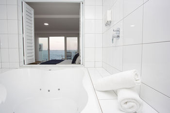 Ocean Front At The Entrance - Accommodation Directory 6
