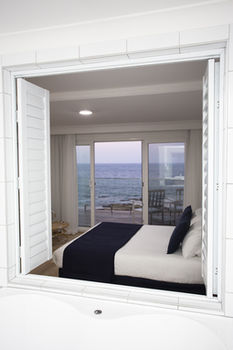 Ocean Front At The Entrance - Accommodation Directory 7