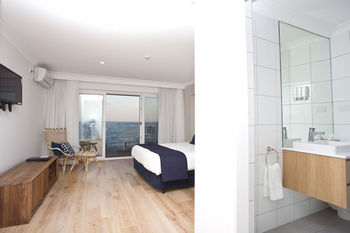 Ocean Front At The Entrance - Accommodation Directory 11
