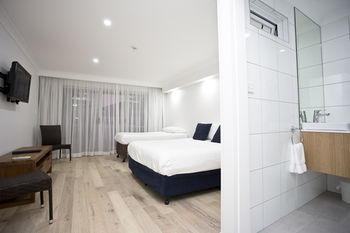 Ocean Front At The Entrance - Accommodation Directory 14