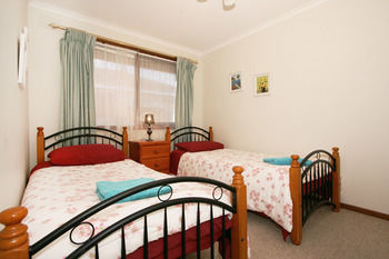 40 Thames Holiday Unit - Accommodation Directory 7