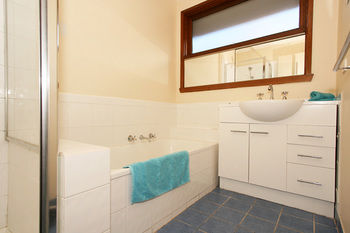 40 Thames Holiday Unit - Accommodation Directory 16