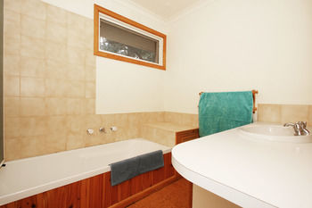 3/43 Thames Holiday Unit - Accommodation Directory 0