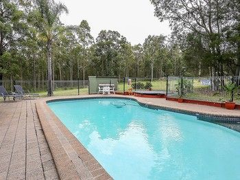 Vineyard Hill - Accommodation Directory 9