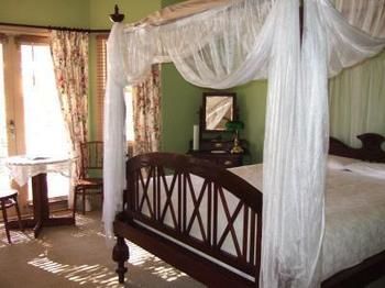 Lurline House - Accommodation Directory 2
