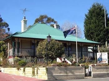 Lurline House - Accommodation Directory 8