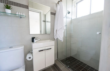 Apartment2c - Carnaby - Accommodation Directory 5