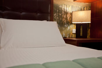 Grand Hotel Wyong - Accommodation Directory 9