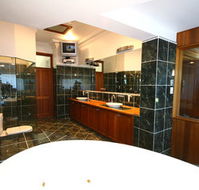 Relaxin - Accommodation Directory