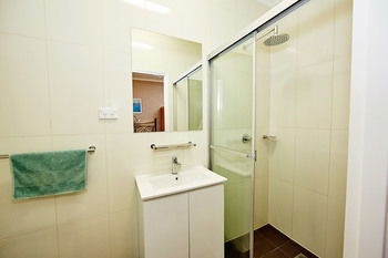 Billabong Gardens - Hostel - Accommodation Directory 1