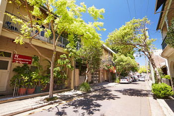 Billabong Gardens - Hostel - Accommodation Directory 4