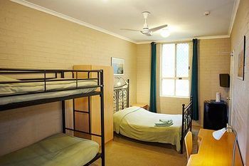 Billabong Gardens - Hostel - Accommodation Directory 11
