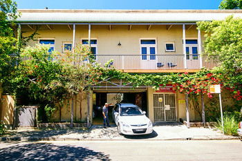 Billabong Gardens - Hostel - Accommodation Directory 16