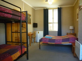 Billabong Gardens - Hostel - Accommodation Directory 26