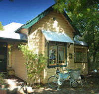 Leura Lady - Accommodation Directory