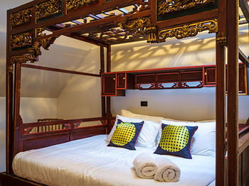 The Regents Park - Accommodation Directory 9