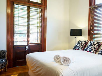 The Regents Park - Accommodation Directory 11