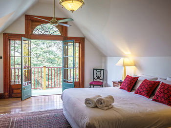 The Regents Park - Accommodation Directory 13