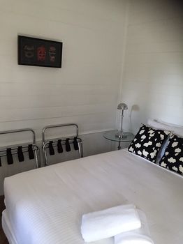 The Regents Park - Accommodation Directory 59