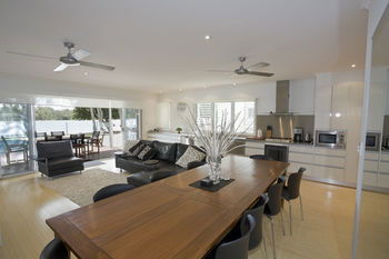 The Noosa Sound Holiday Collection - Accommodation Directory 5
