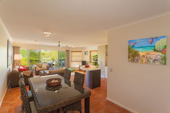 The Noosa Sound Holiday Collection - Accommodation Directory 12