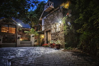 Aquila Nova Retreat - Accommodation Directory 25