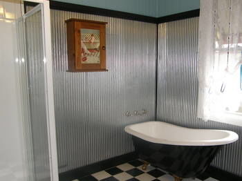 37 Queen Gloucester - Accommodation Directory 1