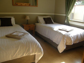 37 Queen Gloucester - Accommodation Directory 9
