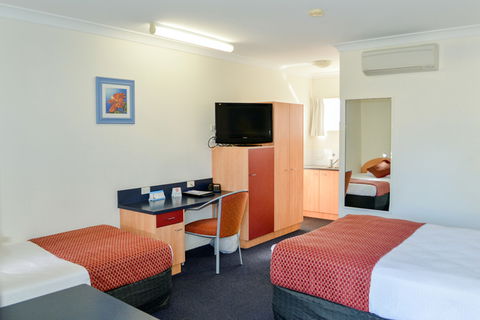 BEST WESTERN Boulevard Lodge - Accommodation Directory 13