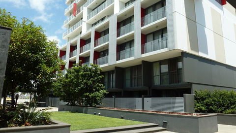 BEST WESTERN Islington Apartments - Accommodation Directory 4