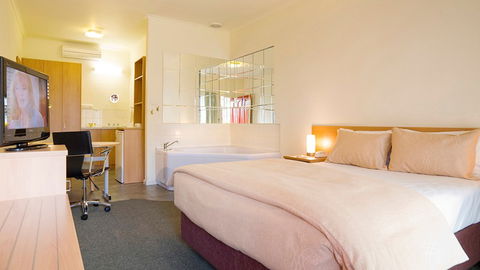 BEST WESTERN Airport Motel And Convention Centre - Accommodation Directory 1