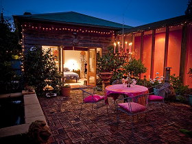 At Eleven, La Petite Maison - Accommodation Directory 0