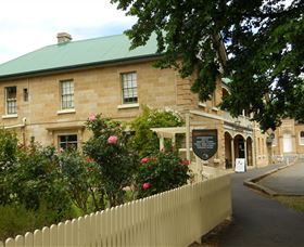 Ross Hotel - Accommodation Directory 0