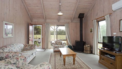 Freshwater Creek Cottages - Accommodation Directory 5